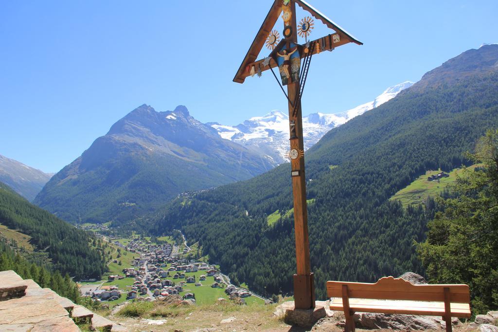 Pension Heino Saas-Grund Exteriör bild