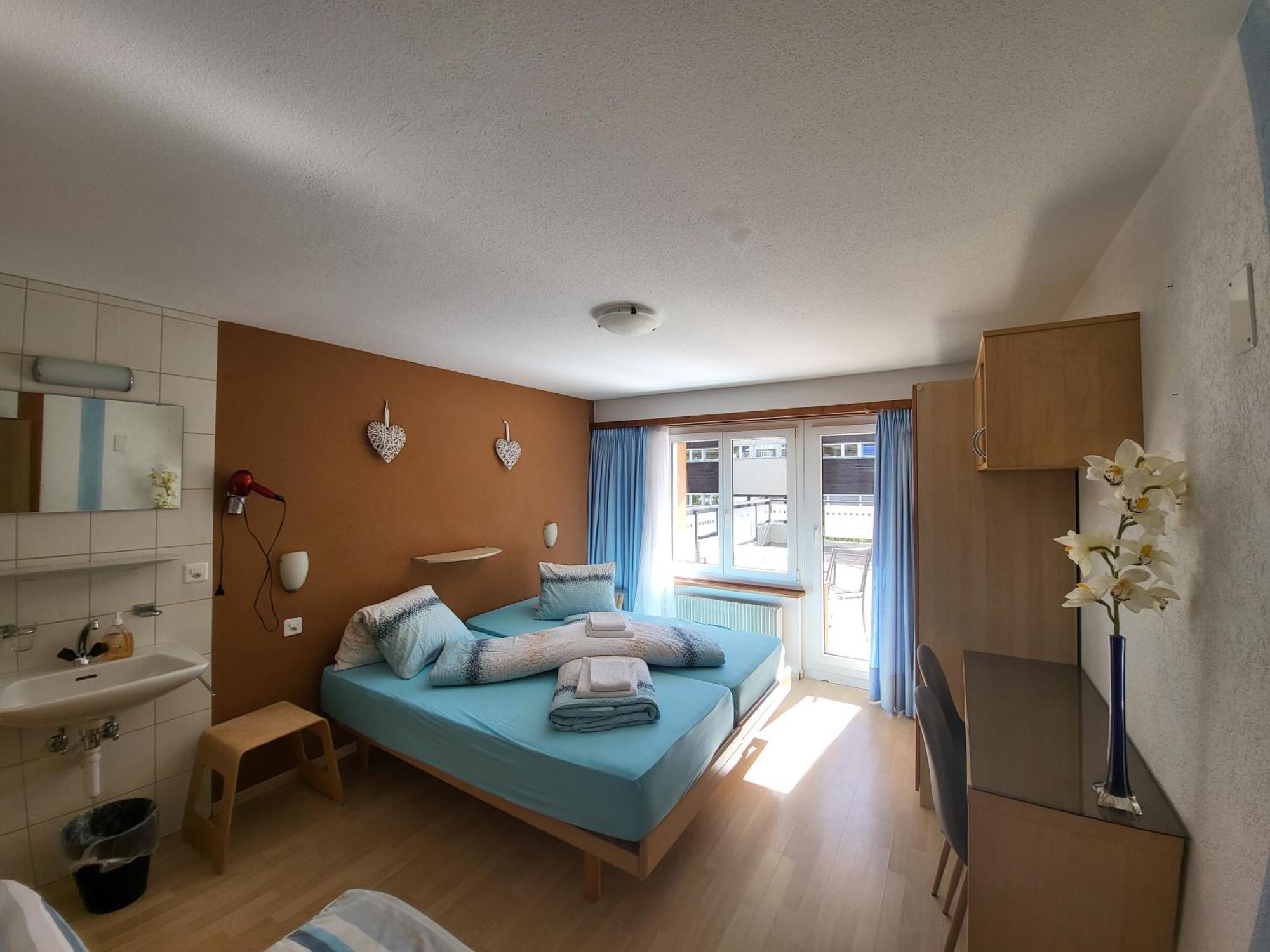 Pension Heino Saas-Grund Exteriör bild
