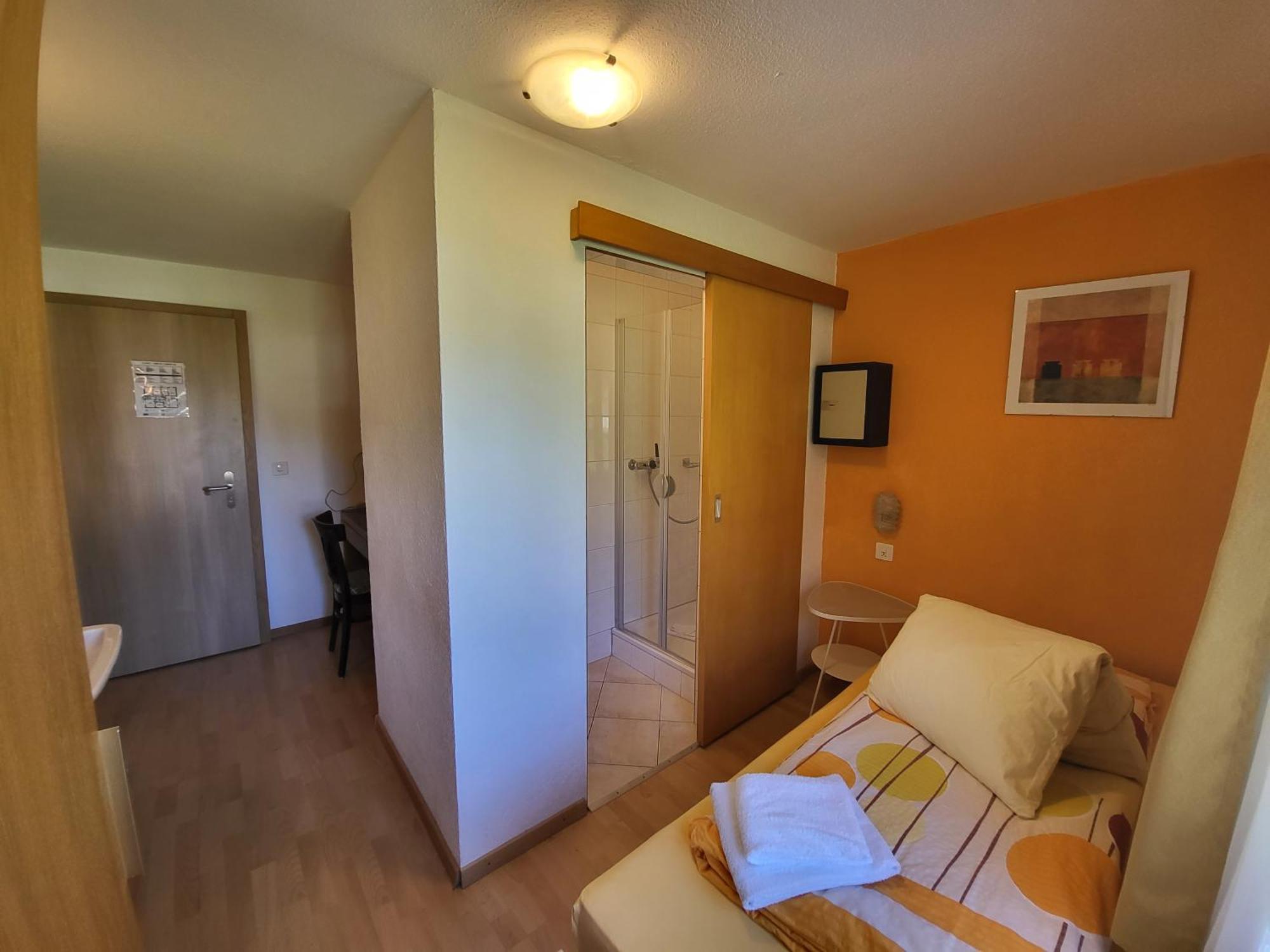Pension Heino Saas-Grund Exteriör bild
