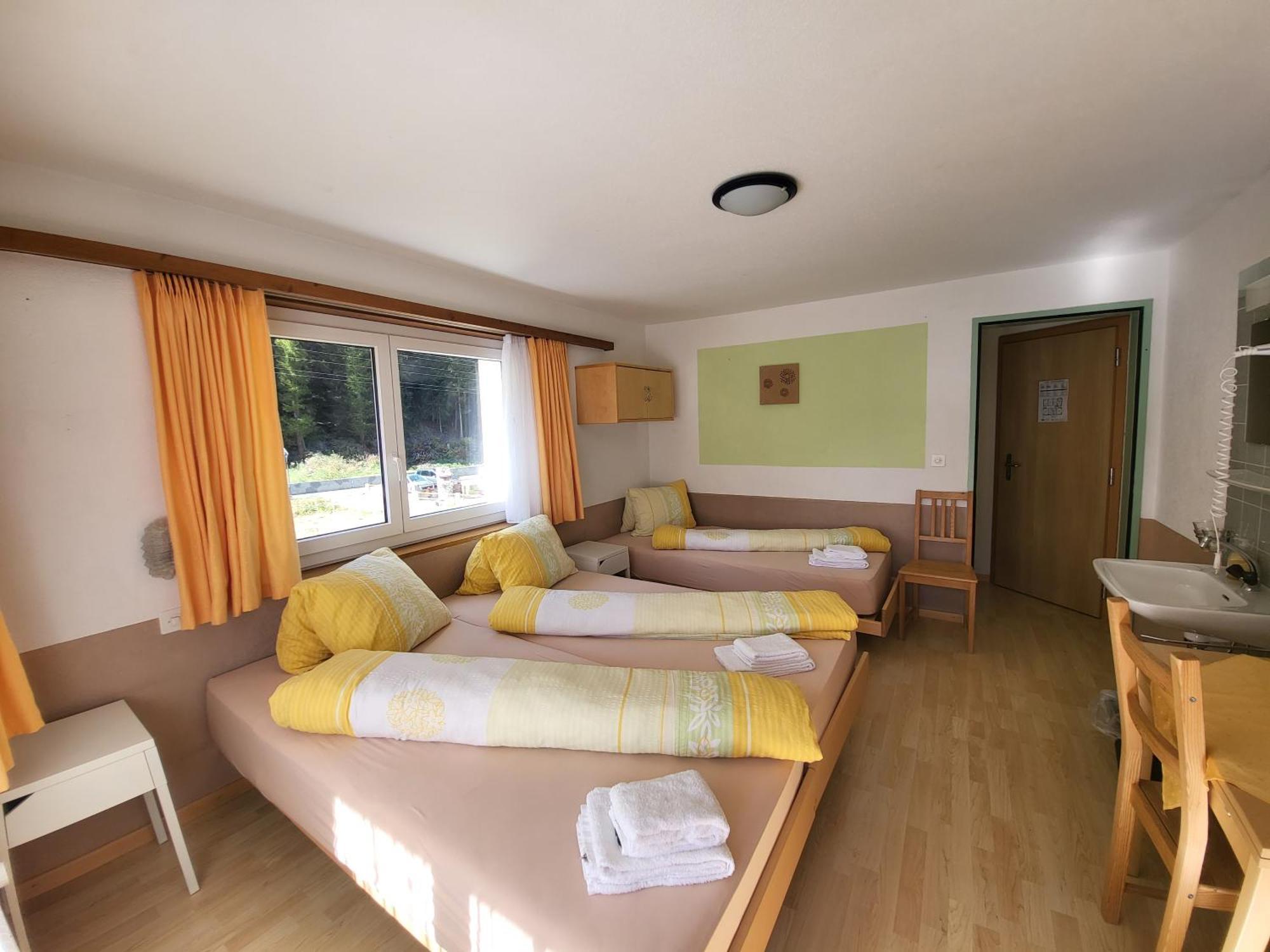 Pension Heino Saas-Grund Exteriör bild