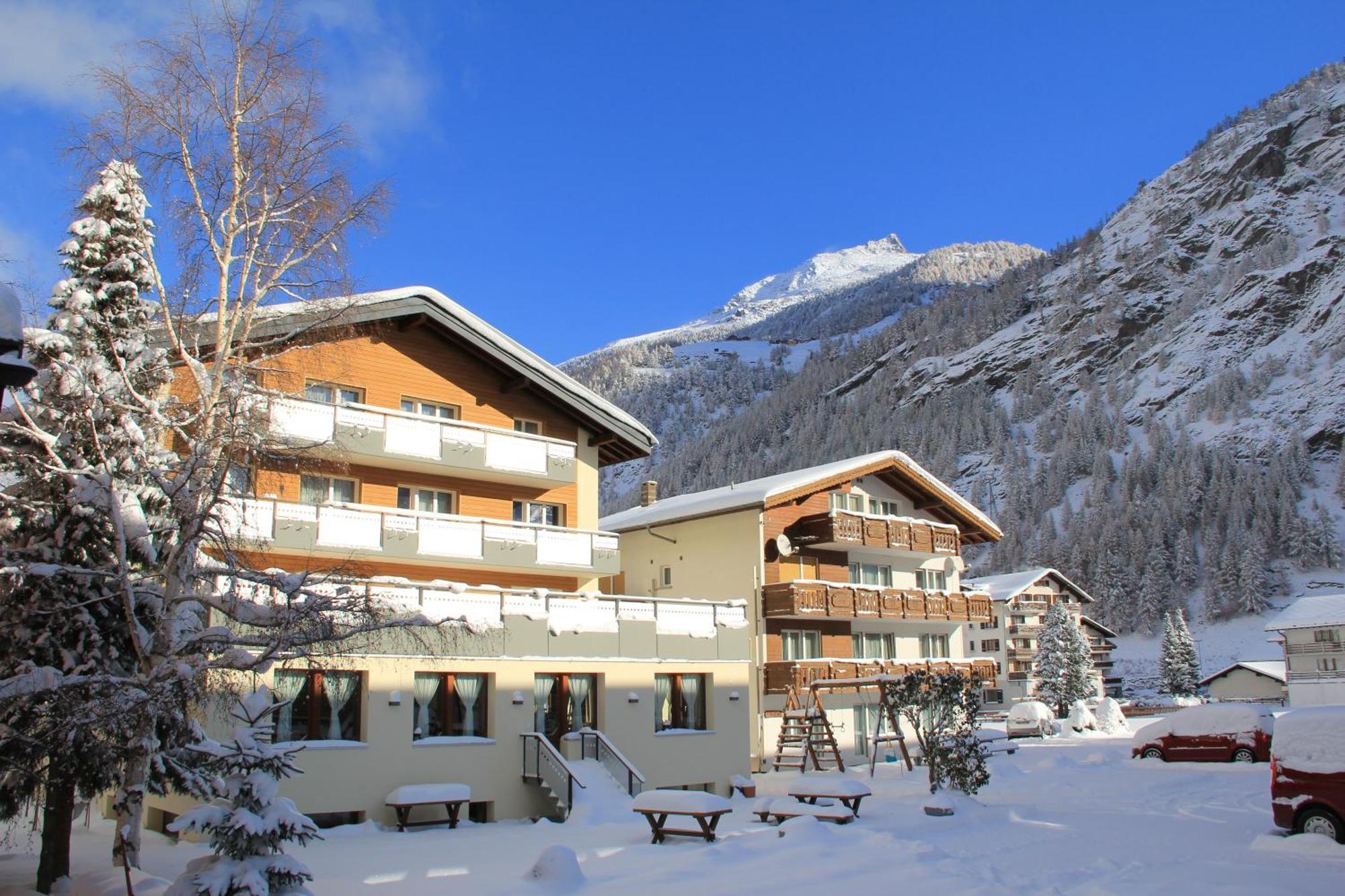 Pension Heino Saas-Grund Exteriör bild