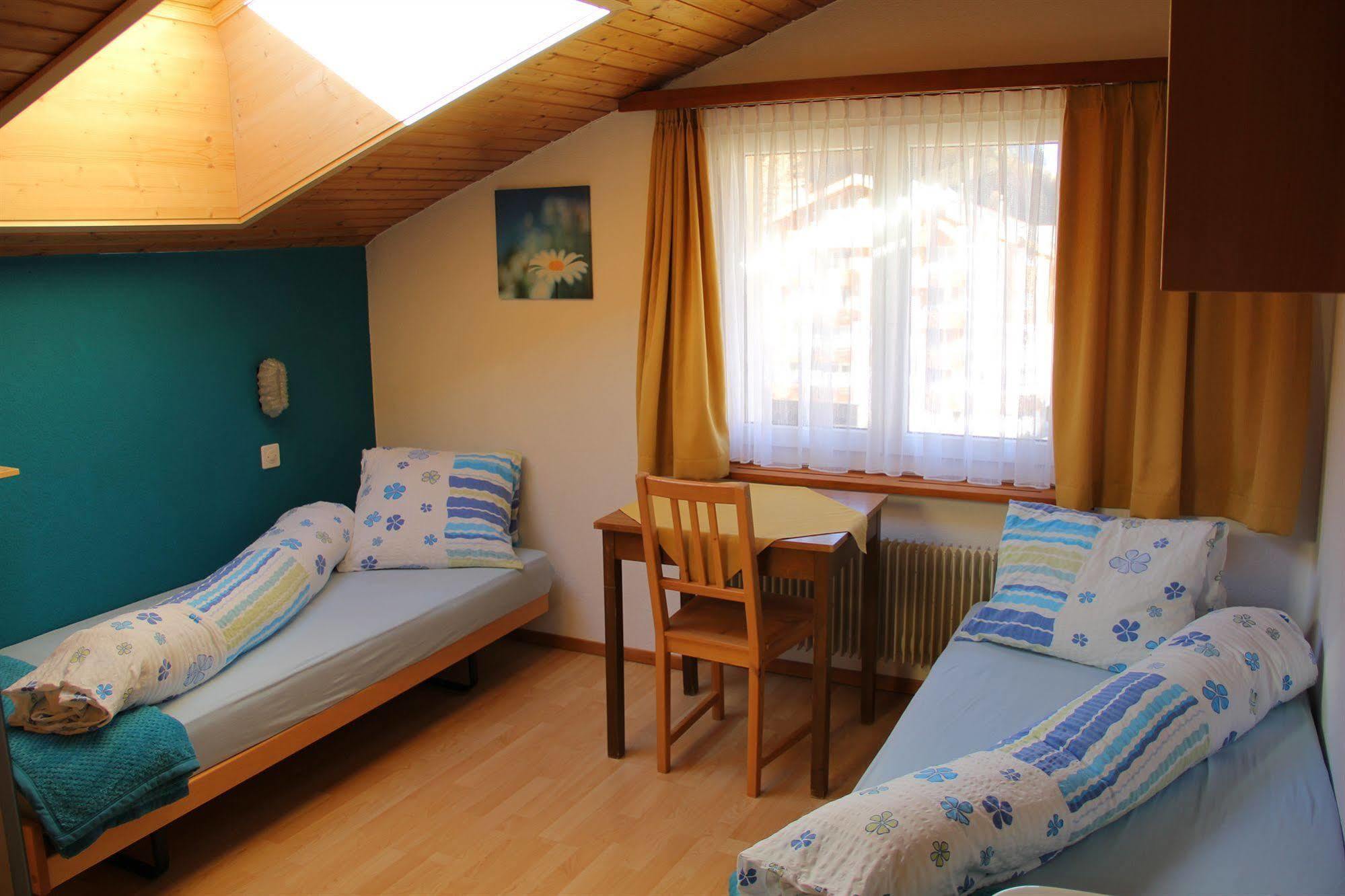 Pension Heino Saas-Grund Exteriör bild