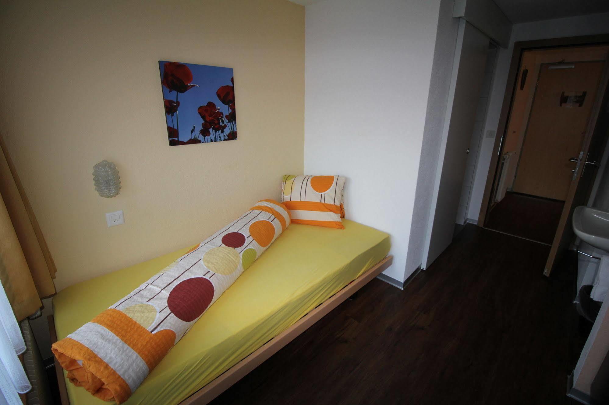 Pension Heino Saas-Grund Exteriör bild