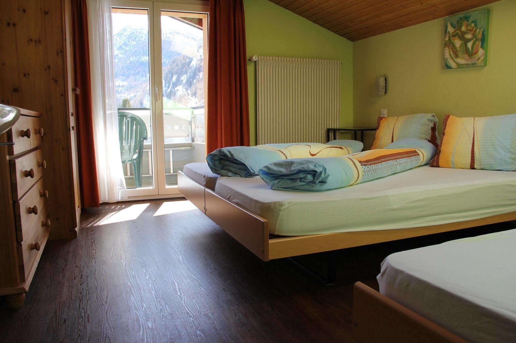 Pension Heino Saas-Grund Exteriör bild