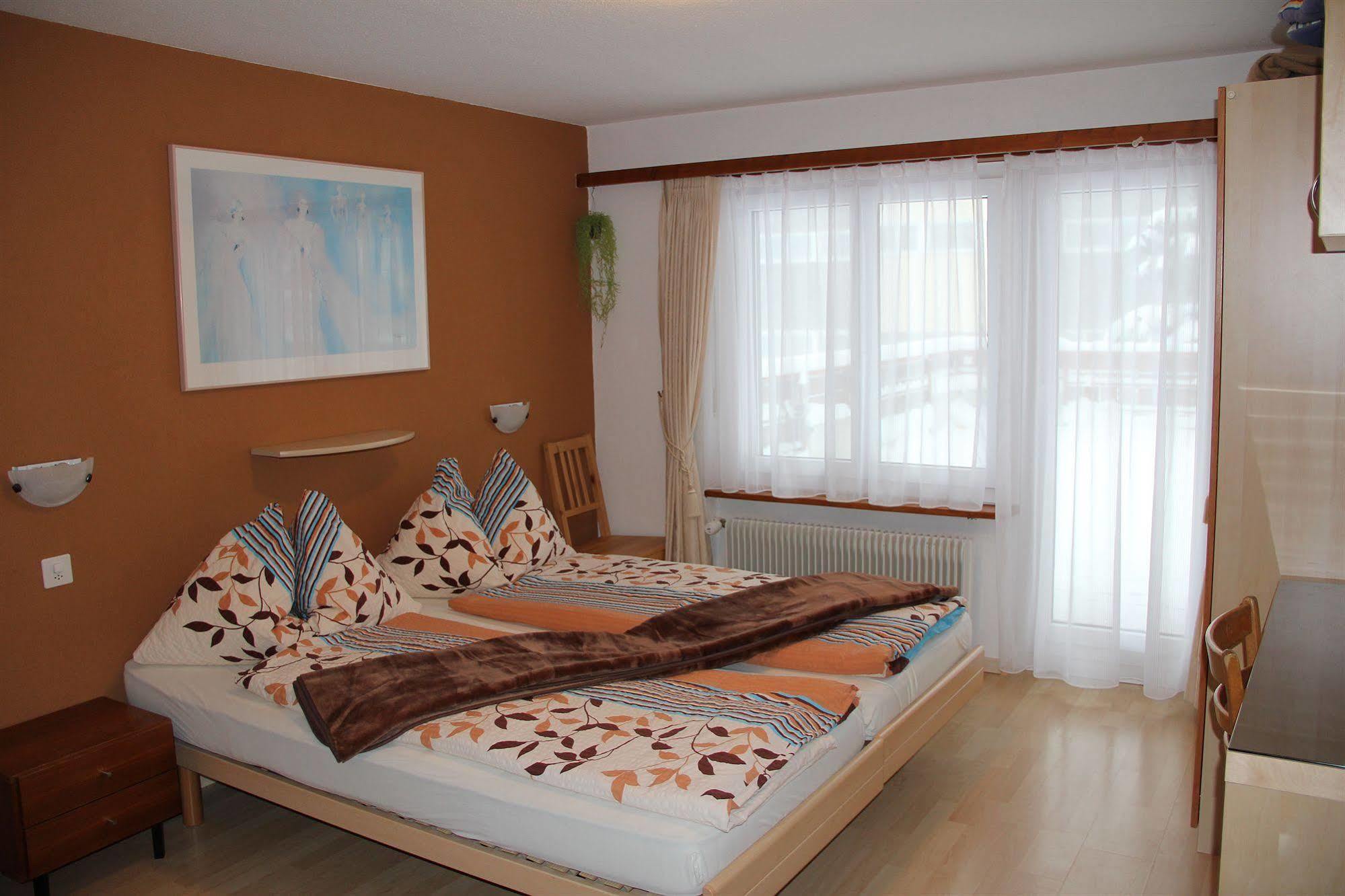 Pension Heino Saas-Grund Exteriör bild