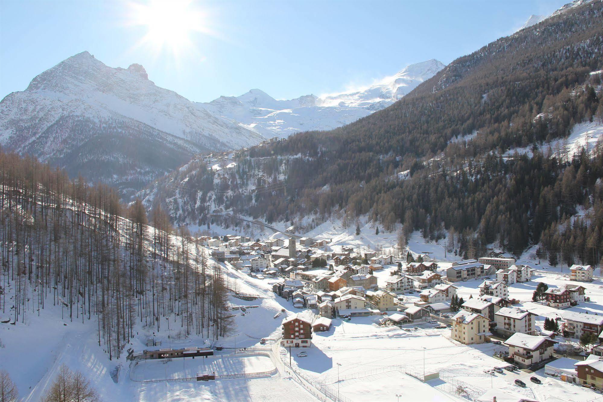 Pension Heino Saas-Grund Exteriör bild